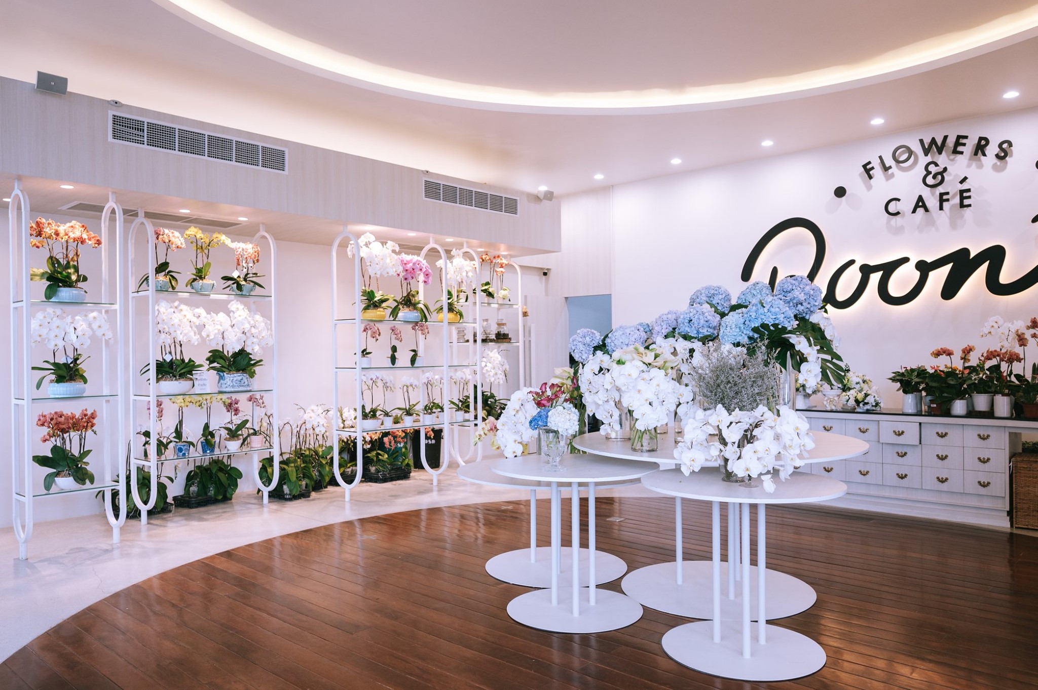 บุญตาฟาวเวอร์คาเฟ่ (Boonta Flowers & Cafe) Pet Friendly Thailand